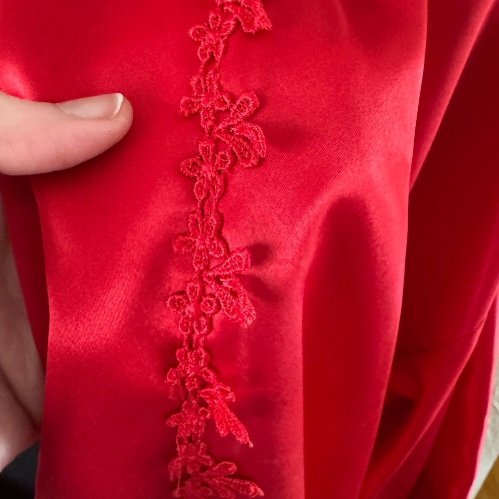 🔥Vintage Red Hot Silky Robe🔥 ~medium - Picture 4 of 8